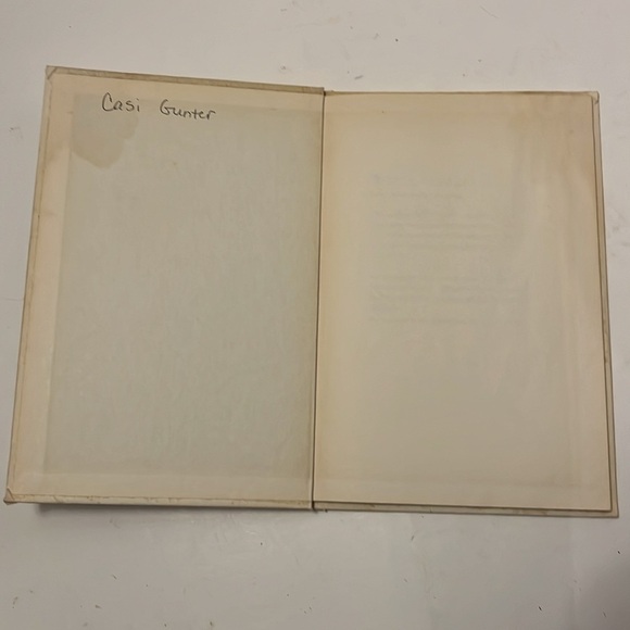 The case of the cat’s meow hard cover book - Picture 4 of 6